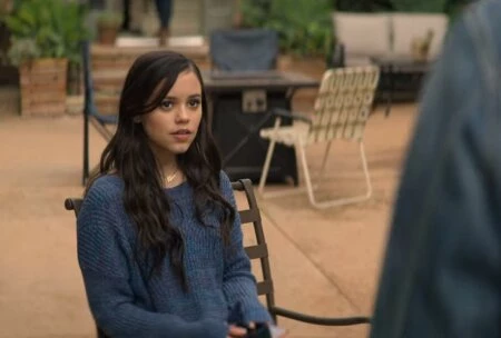 Кадр из сериала Ты